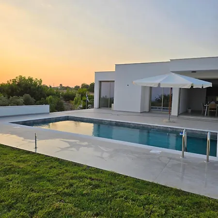 Elia Serenity House * Anarita